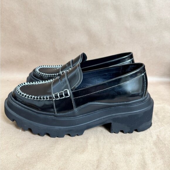 G. H. Bass & Co Black Leather Platform Lug Loafer. Size 10 - Picture 4 of 8